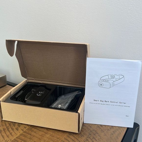 Rechargeable Dog Bark Collar | 5 adjustable, sensitivity levels - Picture 2 of 11